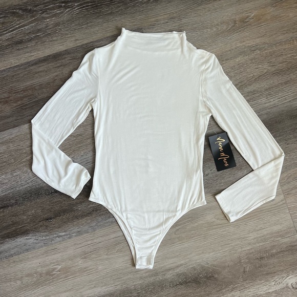 NWT NanaMacs mock neck long sleeve bodysuit - Picture 3 of 6